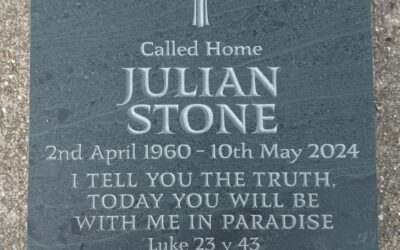Memorial Plaques vs Small Cremation Headstones